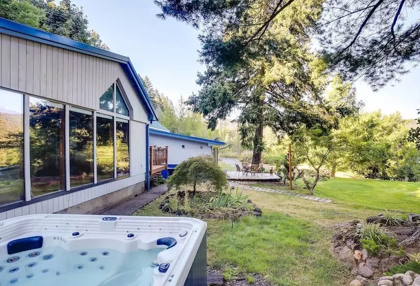 The Fusion Retreat On 4 Acres: Hike On Site!