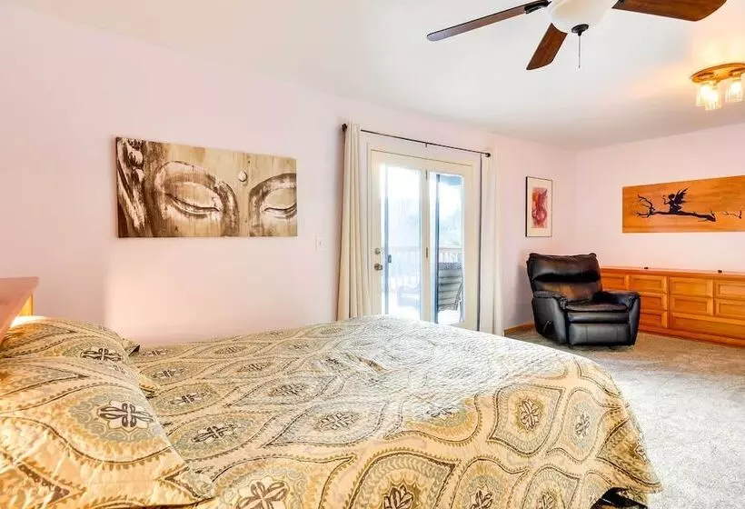 The Fusion Retreat On 4 Acres: Hike On Site!