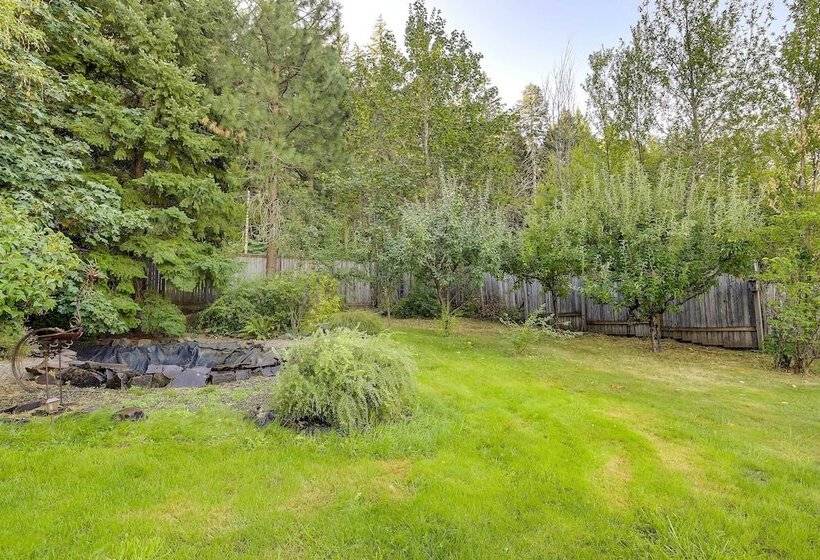 The Fusion Retreat On 4 Acres: Hike On Site!