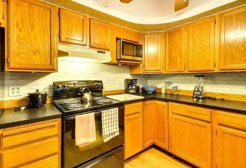 The Fusion Retreat On 4 Acres: Hike On Site!