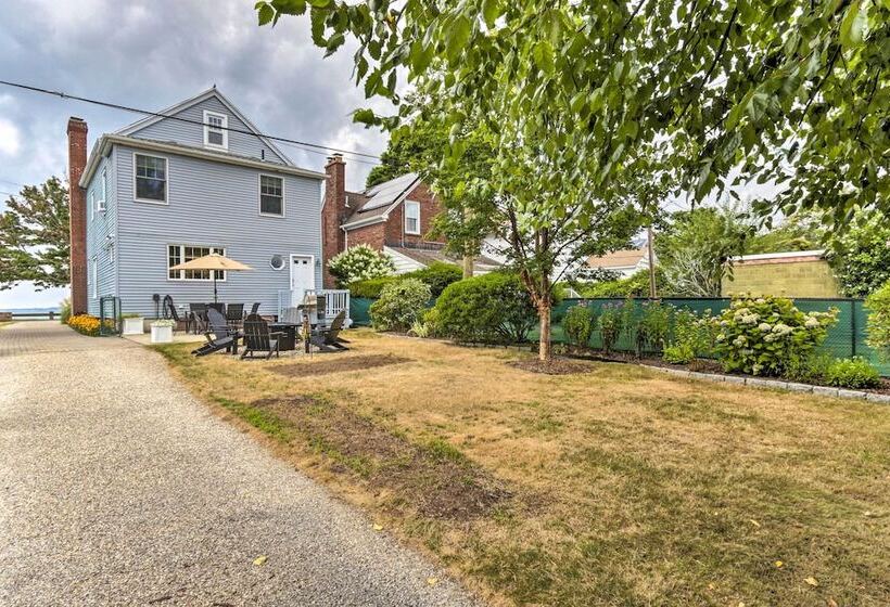 Walkable New Haven Retreat W/ Ocean Views!