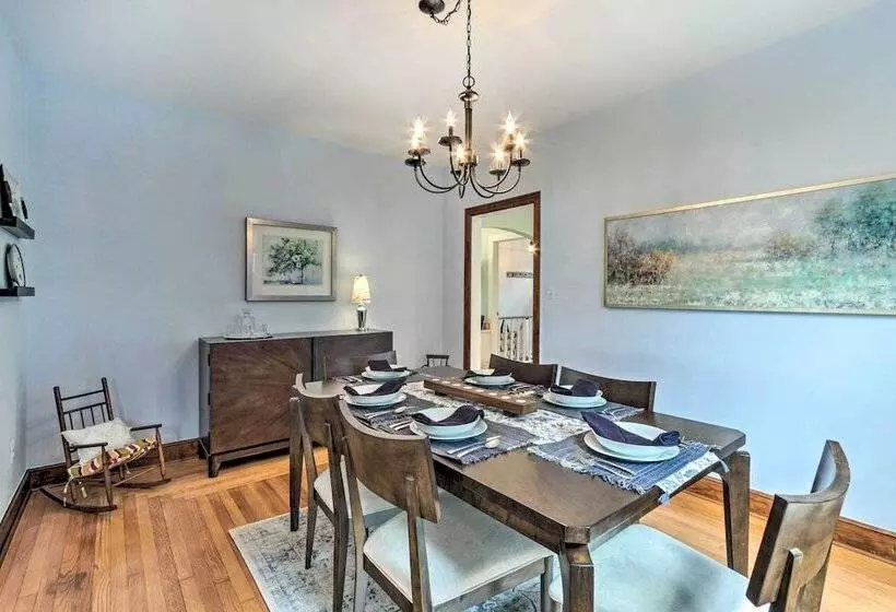 Walkable New Haven Retreat W/ Ocean Views!