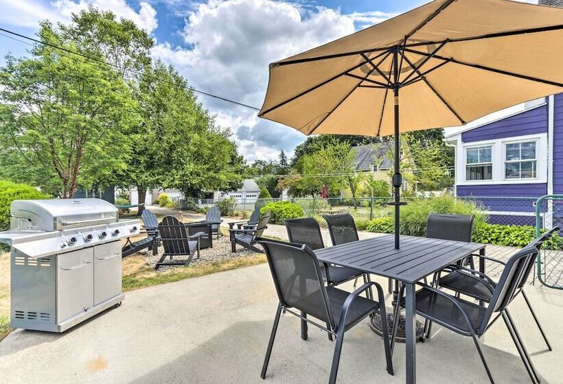 Walkable New Haven Retreat W/ Ocean Views!