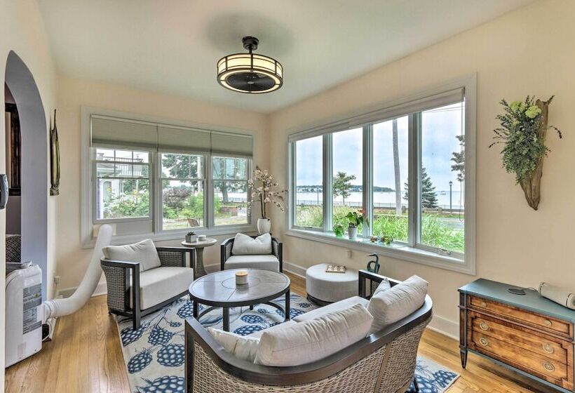 Walkable New Haven Retreat W/ Ocean Views!