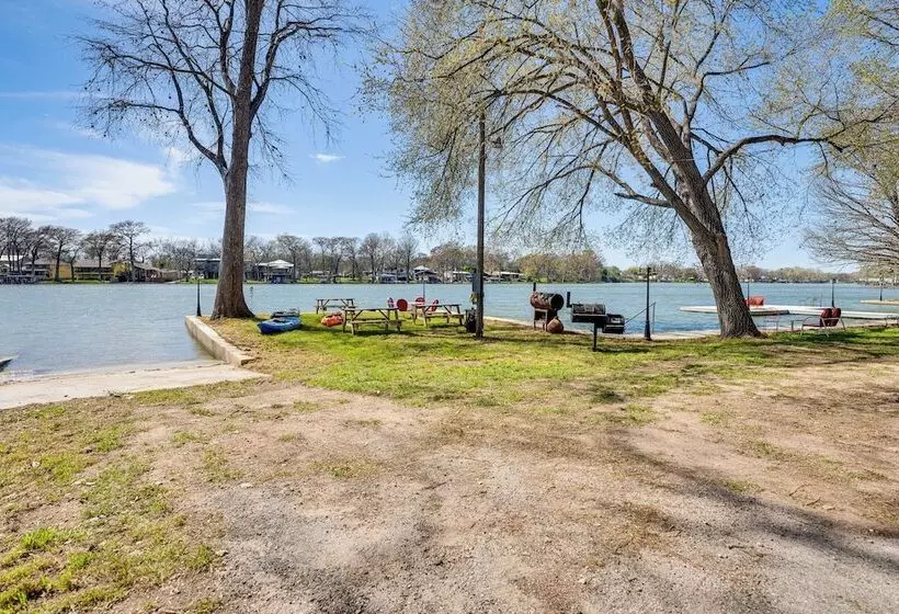 Waterfront Studio W/ Fire Pit On Lake Dunlap!