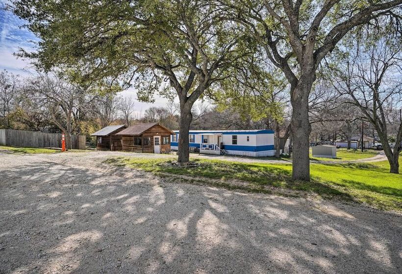Waterfront Studio W/ Fire Pit On Lake Dunlap!