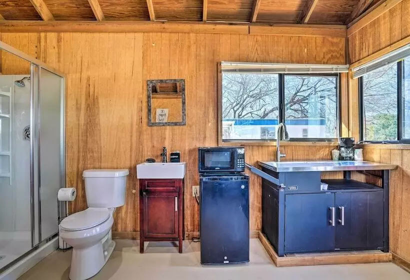 Waterfront Studio W/ Fire Pit On Lake Dunlap!