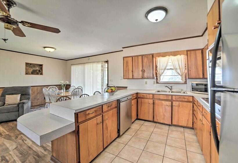 Waterfront Tennessee Home On Kentucky Lake W/ Deck