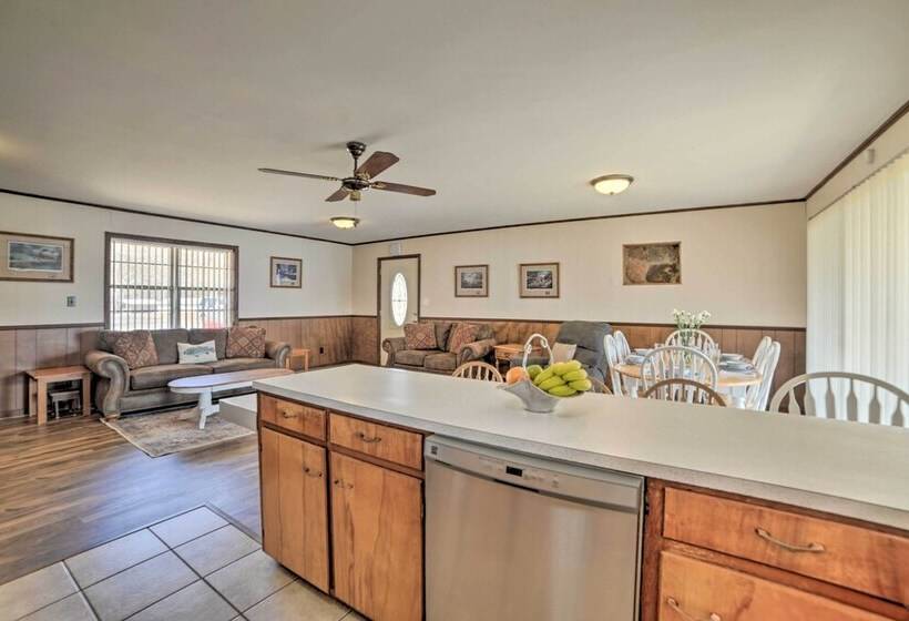 Waterfront Tennessee Home On Kentucky Lake W/ Deck