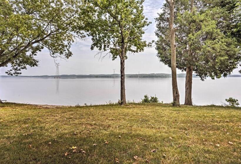Waterfront Tennessee Home On Kentucky Lake W/ Deck
