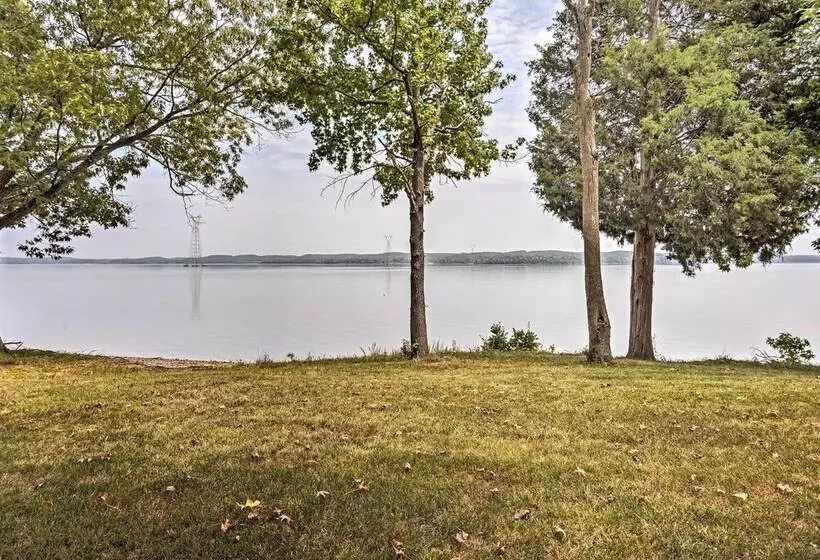 Waterfront Tennessee Home On Kentucky Lake W/ Deck