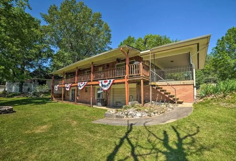Waterfront Tennessee Home On Kentucky Lake W/ Deck