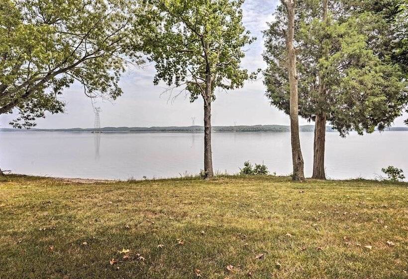 Waterfront Tennessee Home On Kentucky Lake W/ Deck