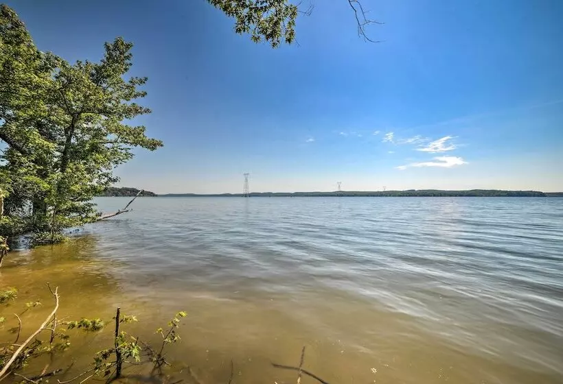 Waterfront Tennessee Home On Kentucky Lake W/ Deck