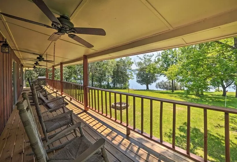 Waterfront Tennessee Home On Kentucky Lake W/ Deck