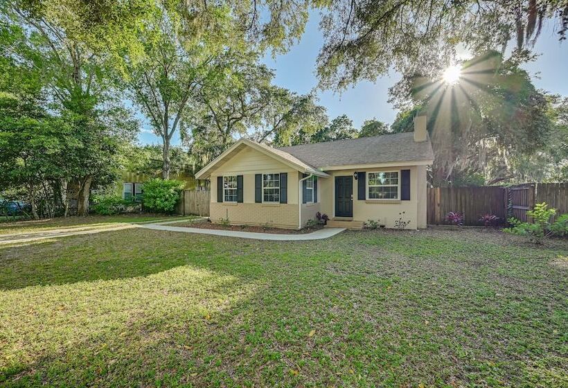 Winter Haven Abode Near Lakes & Attractions