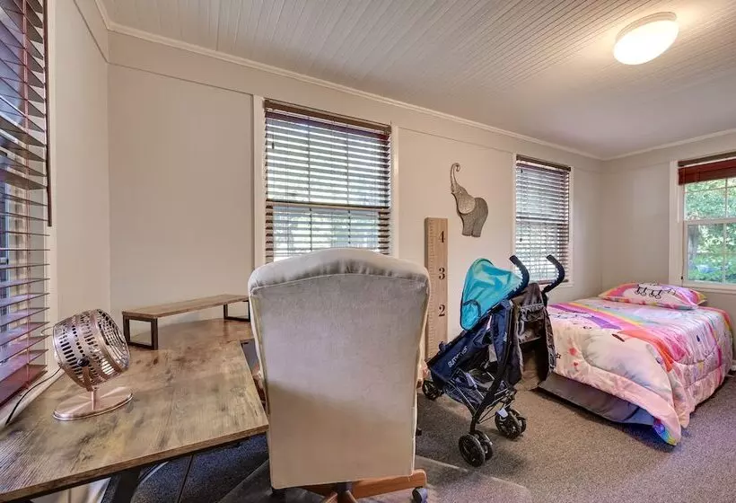 Winter Haven Abode Near Lakes & Attractions