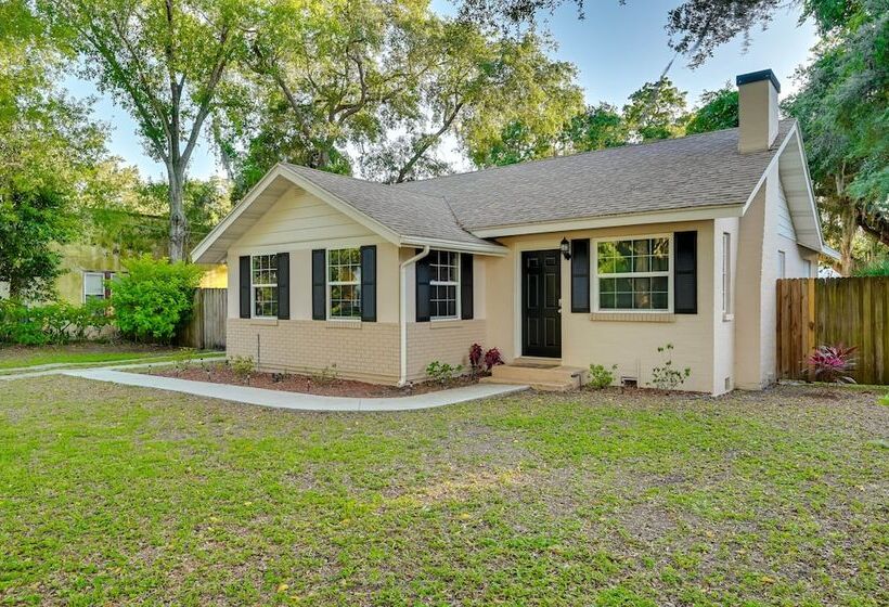 Winter Haven Abode Near Lakes & Attractions