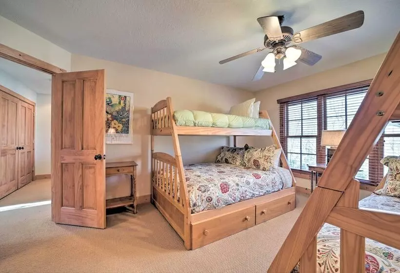 Woodsy Smoky Mtn Hideaway W/ Grill & Views!