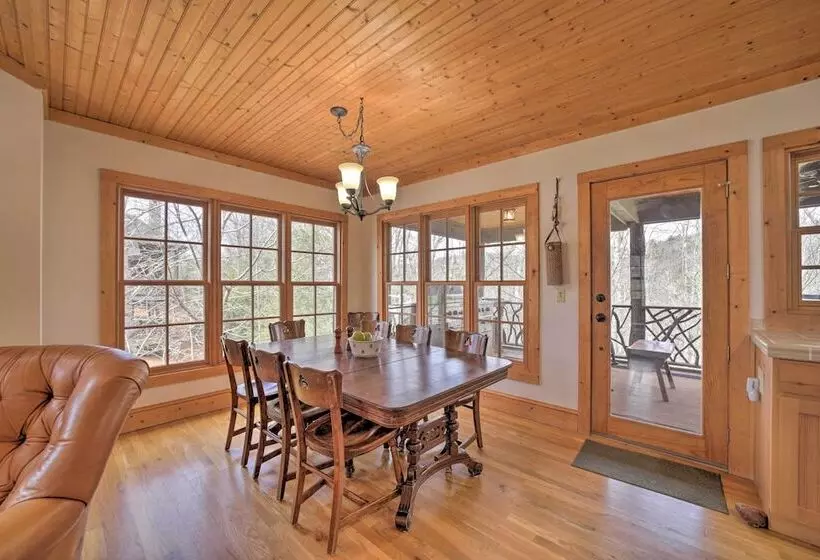 Woodsy Smoky Mtn Hideaway W/ Grill & Views!