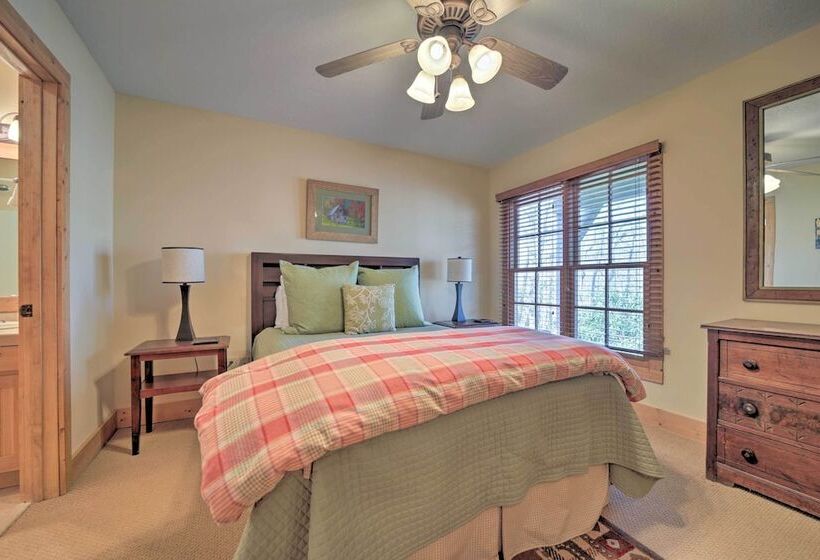 Woodsy Smoky Mtn Hideaway W/ Grill & Views!