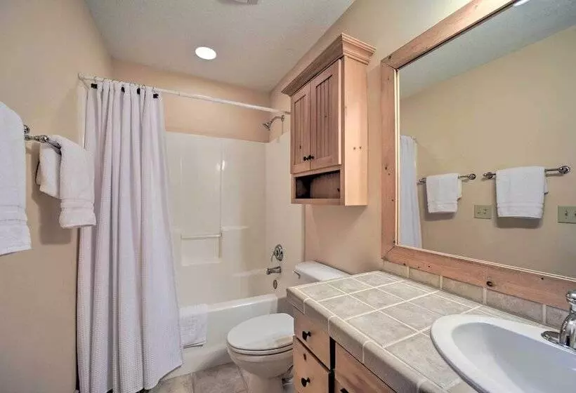 Woodsy Smoky Mtn Hideaway W/ Grill & Views!