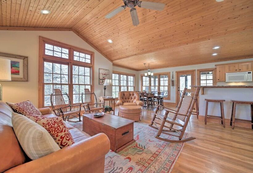 Woodsy Smoky Mtn Hideaway W/ Grill & Views!