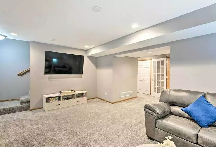 Altoona Home 11 Mi To Downtown Des Moines