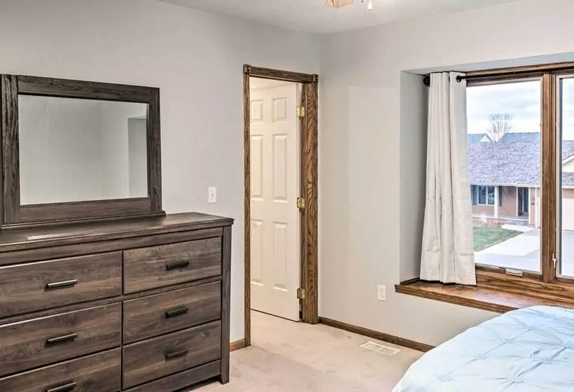 Altoona Home 11 Mi To Downtown Des Moines