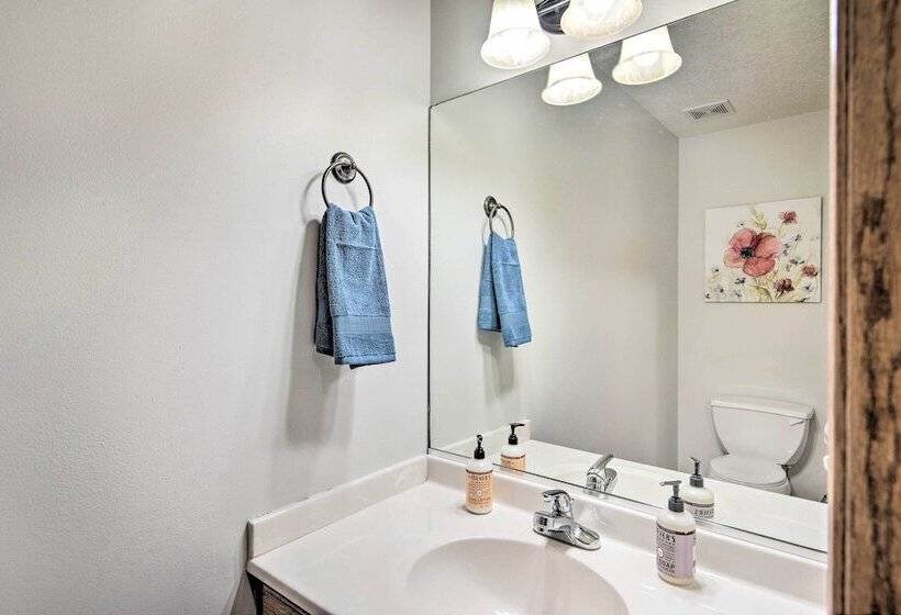 Altoona Home 11 Mi To Downtown Des Moines