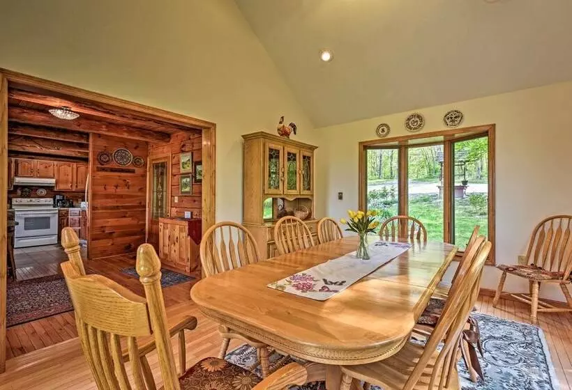 Bedford House On 1 Acre W/ Deck, Views!