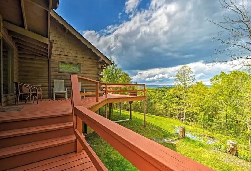 Bedford House On 1 Acre W/ Deck, Views!