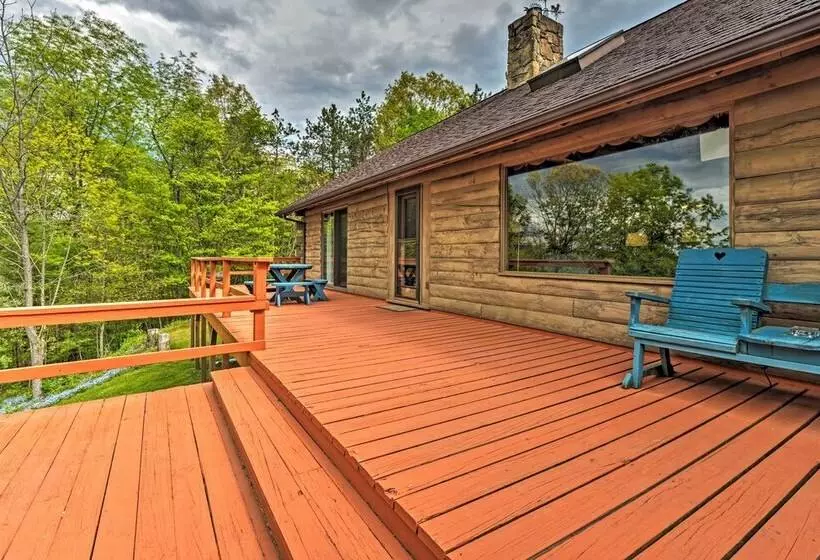 Bedford House On 1 Acre W/ Deck, Views!