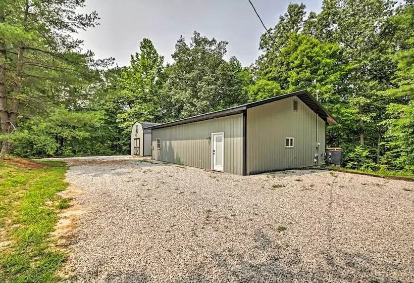 Camp Monroe In Bloomington W/ Deck & Views!