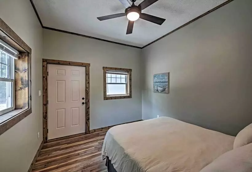 Camp Monroe In Bloomington W/ Deck & Views!