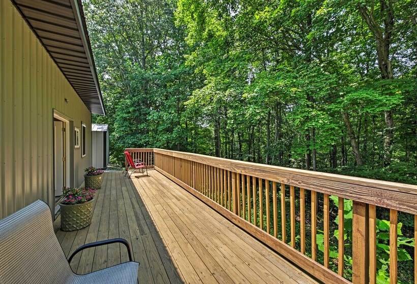 Camp Monroe In Bloomington W/ Deck & Views!