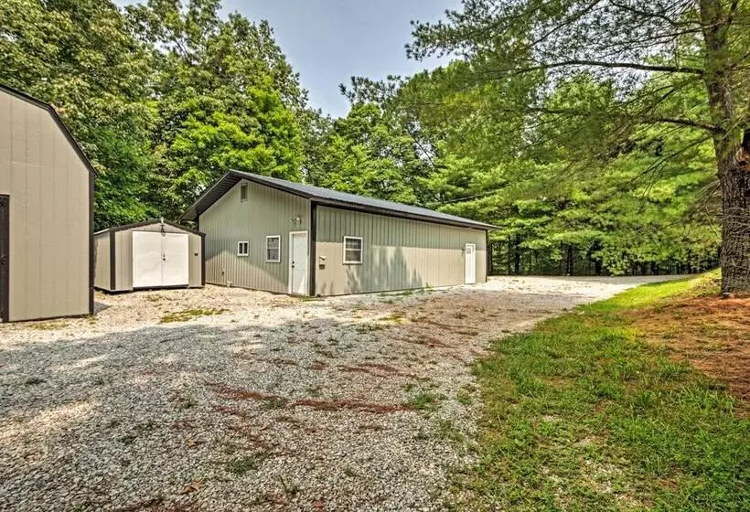 Camp Monroe In Bloomington W/ Deck & Views!