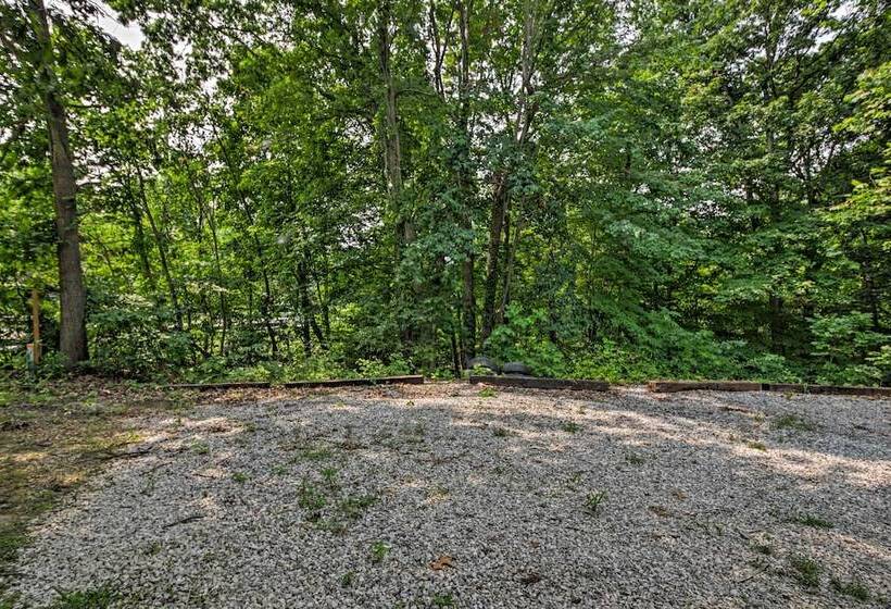 Camp Monroe In Bloomington W/ Deck & Views!