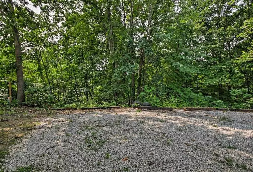 Camp Monroe In Bloomington W/ Deck & Views!