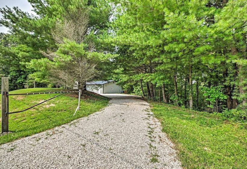 Camp Monroe In Bloomington W/ Deck & Views!