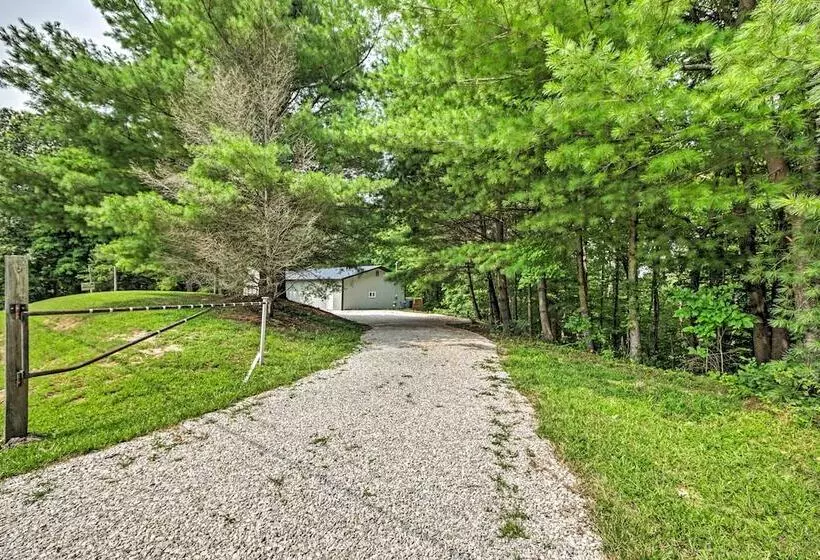 Camp Monroe In Bloomington W/ Deck & Views!