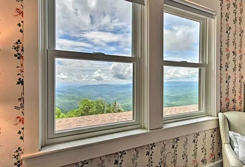 Charming Historic Family Home W/ Mountain Views!