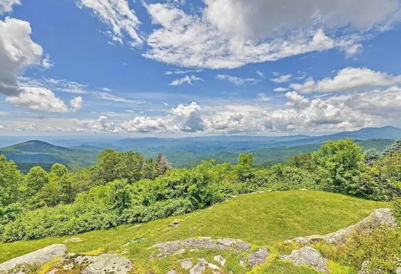 Charming Historic Family Home W/ Mountain Views!