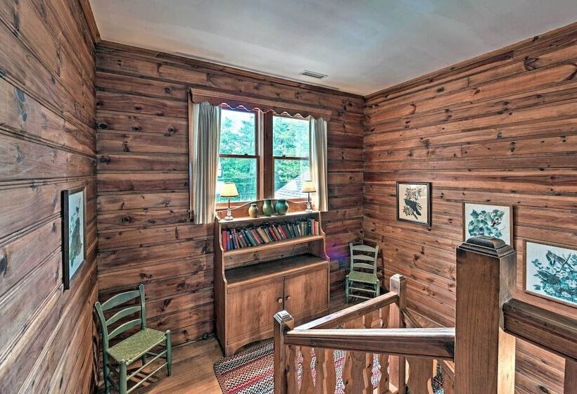 Charming Historic Family Home W/ Mountain Views!