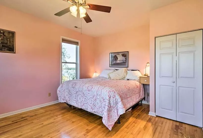 Charming Waterfront Home: Fish, Boat + More!