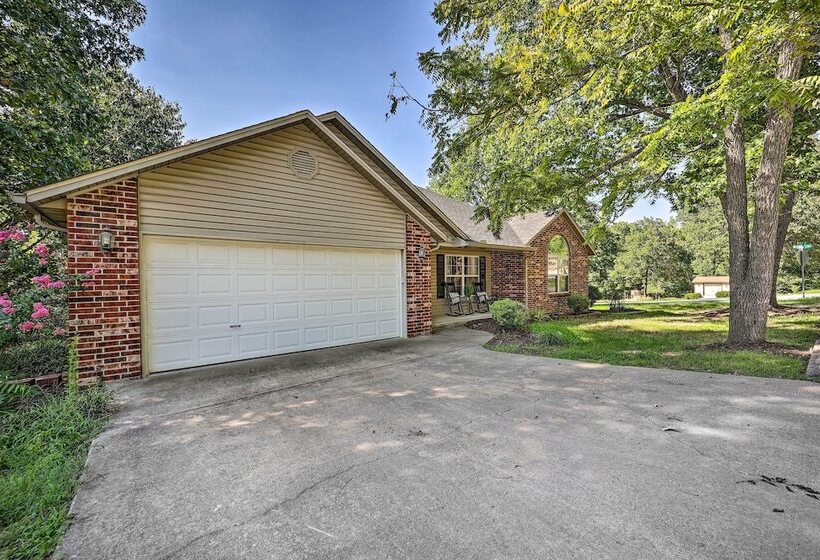 Chic Bella Vista Getaway: Bike The Back 40!