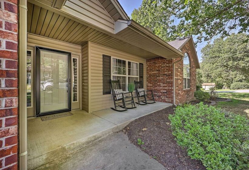 Chic Bella Vista Getaway: Bike The Back 40!