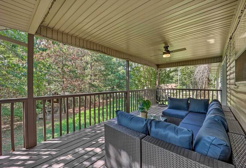 Chic Bella Vista Getaway: Bike The Back 40!