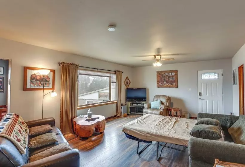 Classic Mountain Home, Half Mi To Main Street