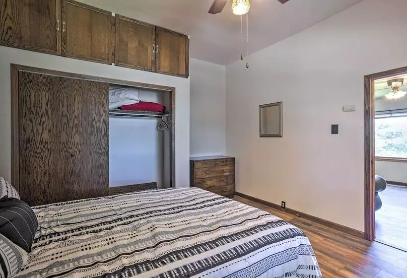 Classic Mountain Home, Half Mi To Main Street